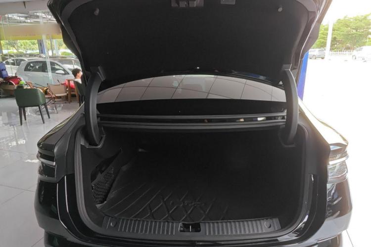 比亚迪 海豹 2023款 DM-i 1.5T 121km 尊荣型中控内饰23