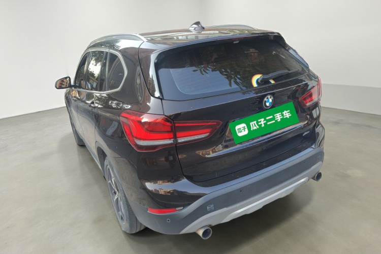 宝马X1 2018款 xDrive20Li 尊享型车身外观5