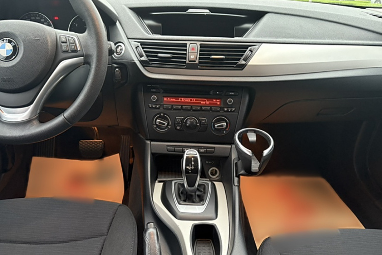 宝马X1 2014款 sDrive18i 时尚型中控内饰7005