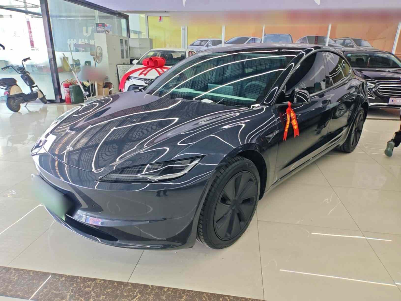 特斯拉 Model 3 2025款 后轮驱动版(2)