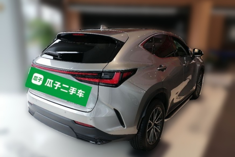 雷克萨斯NX 2022款 260 前驱 创悦版车身外观7
