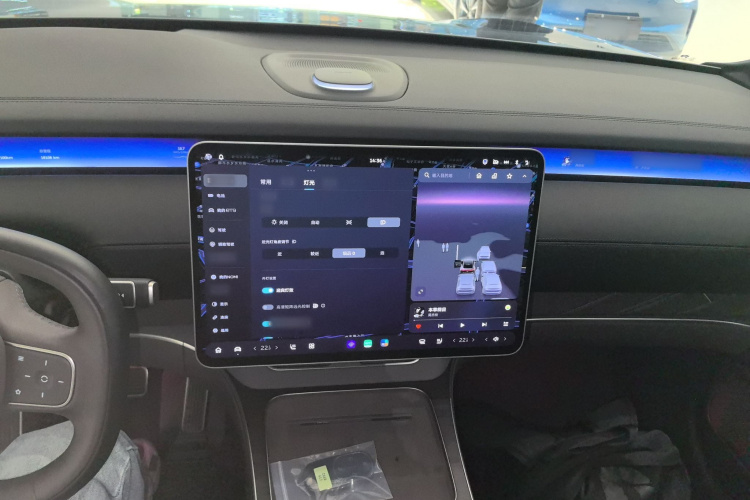 蔚来ET9 2025款 102kWh中控内饰7002