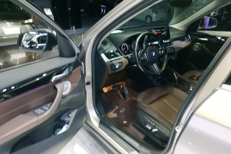 宝马X1 2022款 sDrive25Li 领先型中控内饰7003