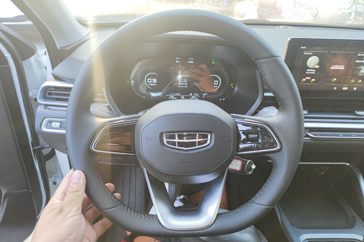 吉利汽车 帝豪 2022款 第4代 1.5L 手动豪华型中控内饰13