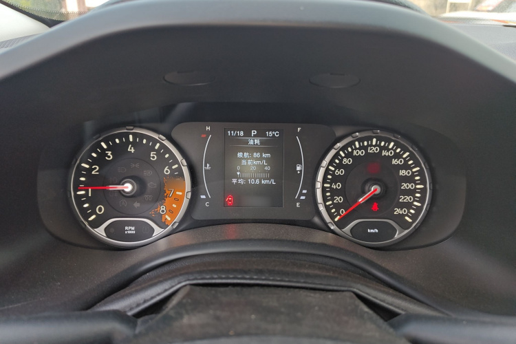 Jeep 自由侠 2019款 220T 自动领先版局部细节14