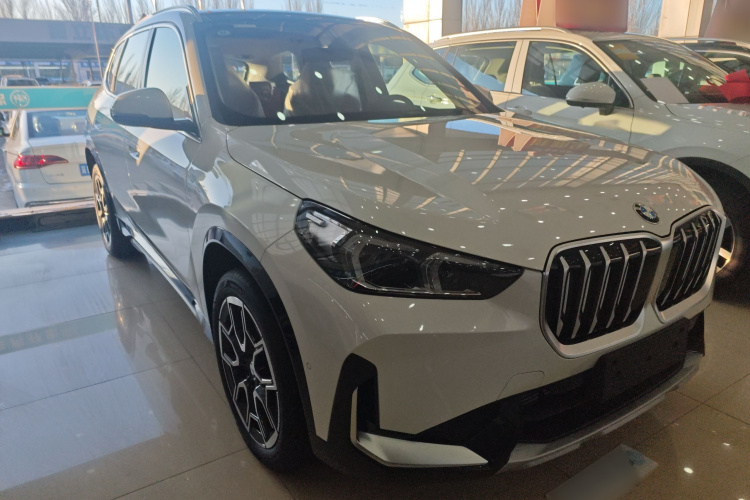 宝马X1 2025款 sDrive25Li X设计套装车身外观3