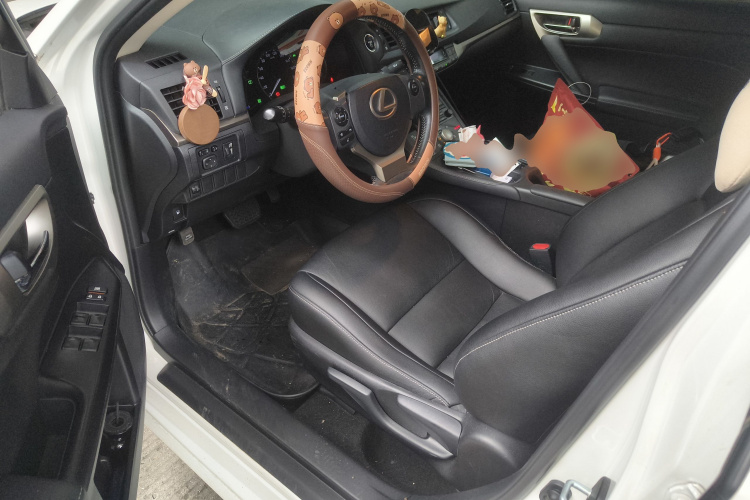 雷克萨斯CT 2017款 CT200h 精英版 单色 国VI中控内饰20