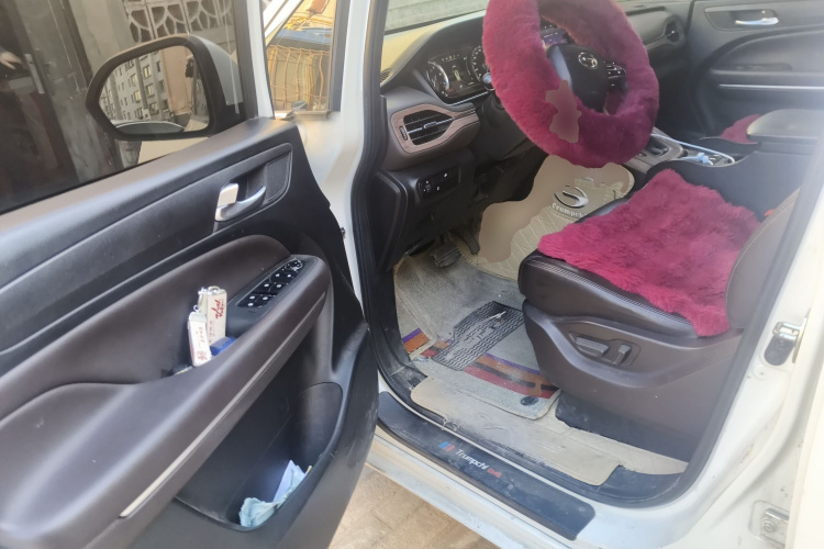 广汽传祺 传祺M6 2019款 270T 自动尊享版（七座）国V中控内饰20