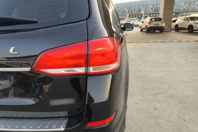 哈弗H6 2019款 运动版 1.5T 自动两驱精英型 国VI车身外观9