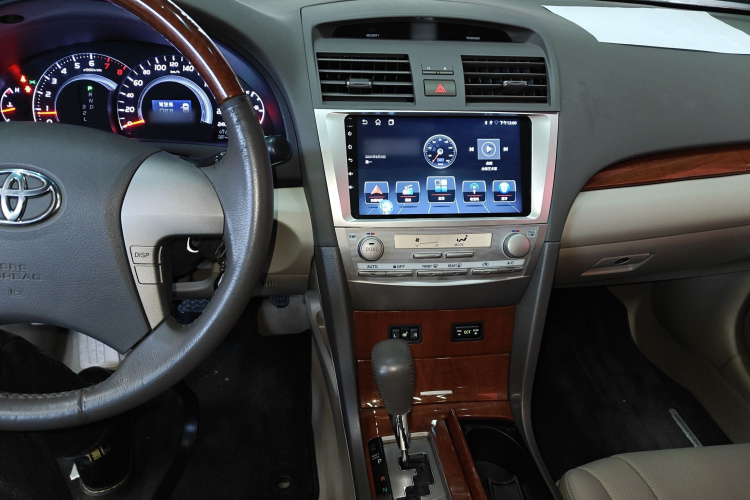 丰田 凯美瑞 2013款 200G 经典豪华版中控内饰12