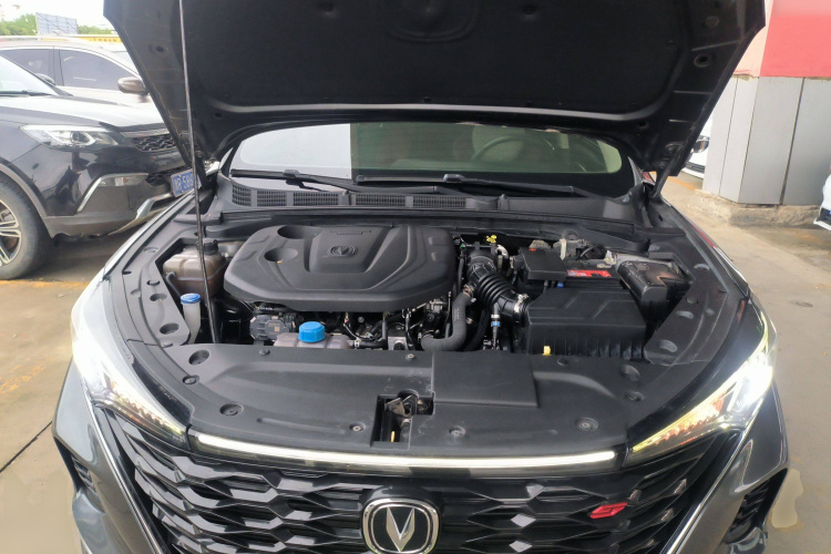 长安 逸动 2021款 PLUS 蓝鲸NE 1.4T GDI DCT尊贵型机舱底盘24