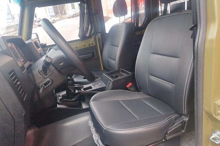 BAW北汽制造 212经典 2023款 狙击手 2.4T 手动轻装款中控内饰19