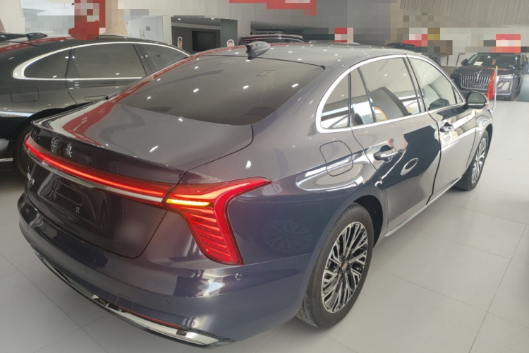 红旗H5 2023款 2.0T 自动智联旗领版车身外观6005