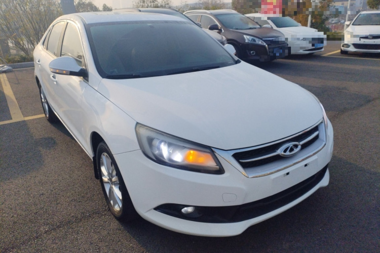 奇瑞 艾瑞泽7 2015款 1.6L 手动致尚版车身外观3