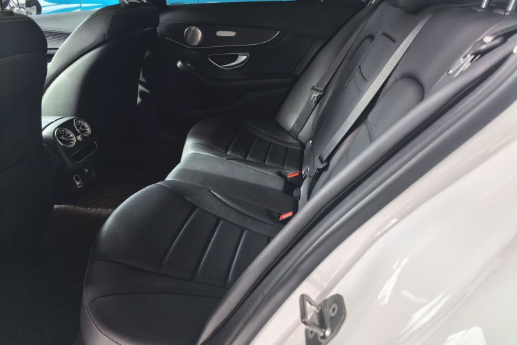 奔驰C级 2020款 C 260 L 运动版中控内饰7004