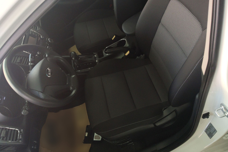 起亚K3 2016款 1.6L 自动天窗版中控内饰19