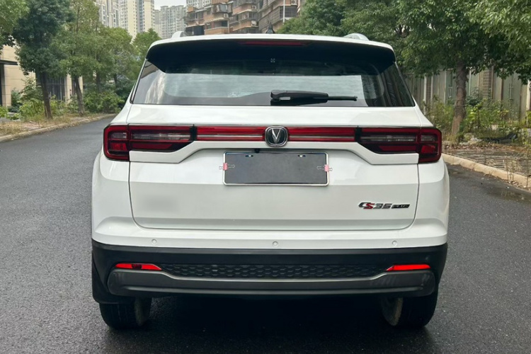 长安CS35PLUS 2021款 荣耀百万版 1.6L CVT精英版车身外观6004