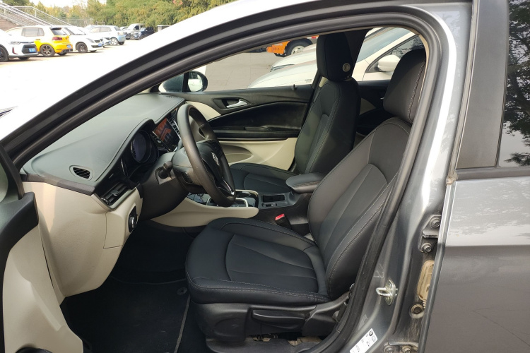 别克 威朗 2020款 15T 自动进取型局部细节19