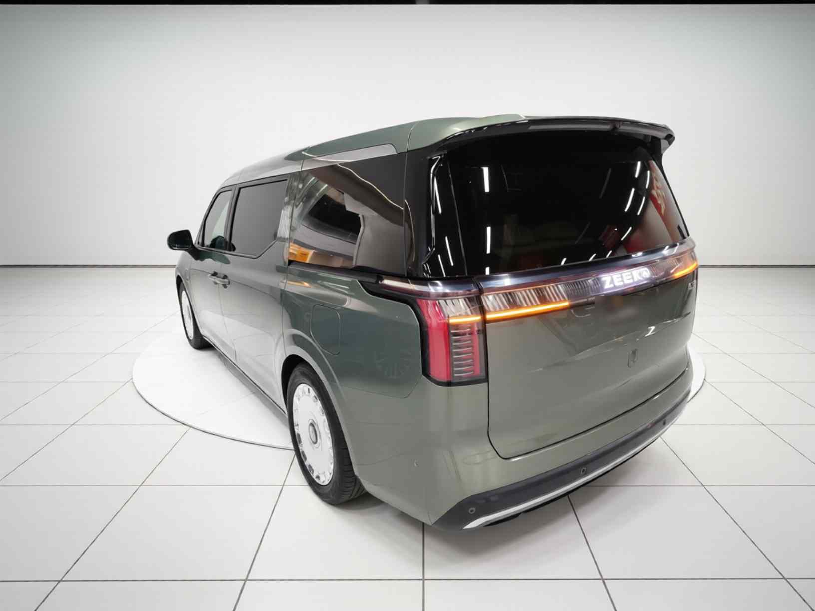 极氪009 2024款 七座过道版四驱 108kWh(3)