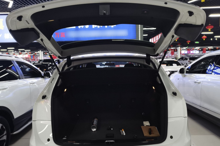 奥迪Q5 2016款 40 TFSI 进取型机舱底盘23