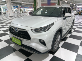 丰田 汉兰达 2022款 双擎 2.5L 四驱尊贵版 7座