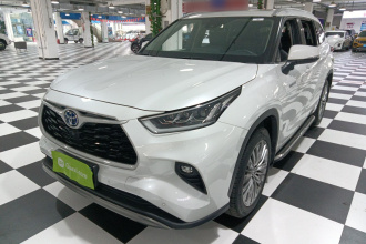 丰田 汉兰达 2022款 双擎 2.5L 四驱尊贵版 7座