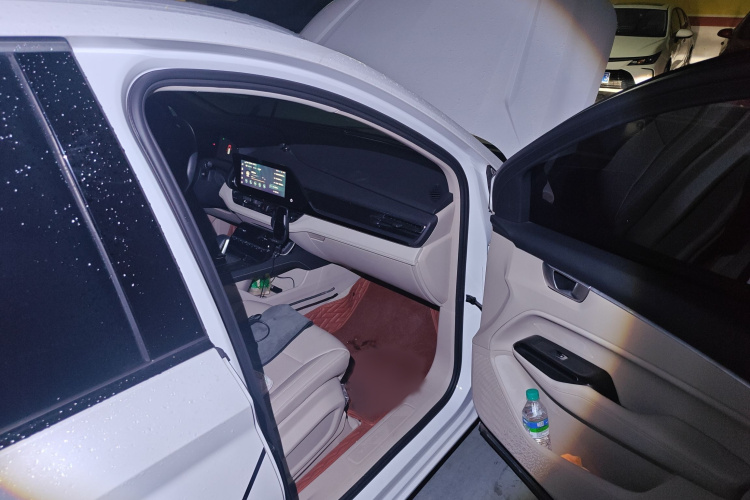 五菱汽车 五菱凯捷 2022款 280T 1.5T CVT旗舰型局部细节9005