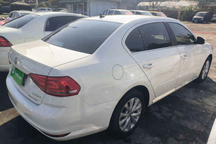 大众 朗逸 2015款 1.6L 自动舒适版车身外观7