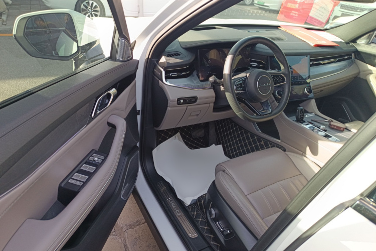 领克09 EM-P 2023款 2.0TD EM-P 远航版PM 七座中控内饰7003