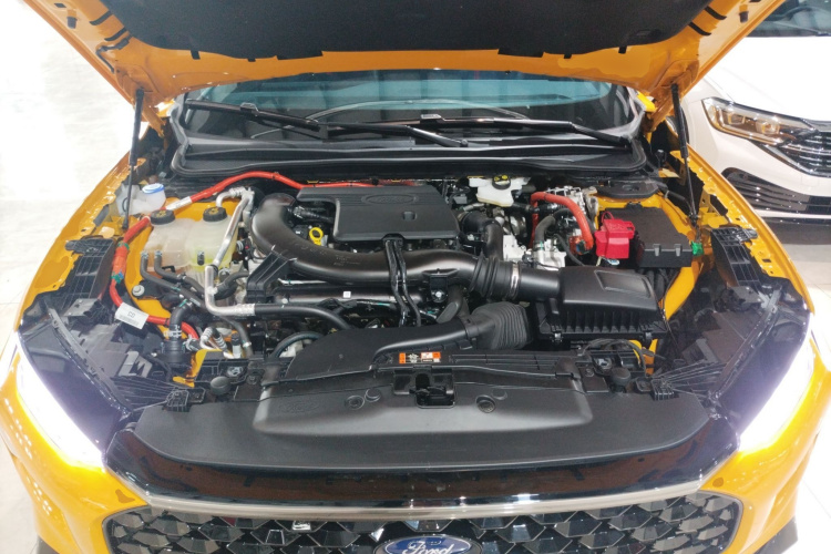 福特 蒙迪欧 2024款 2.0T E-混动运动版 ST-Line机舱底盘24