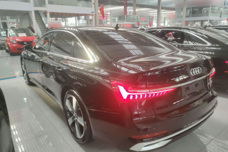 奥迪A6L 2023款 45 TFSI quattro 臻选动感型车身外观4