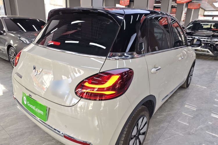 五菱汽车 五菱缤果 2023款 333km 灵犀互联+款车身外观7