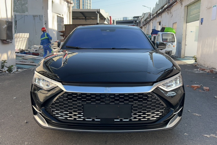 比亚迪 汉 2020款 DM 四驱性能版尊贵型车身外观6005