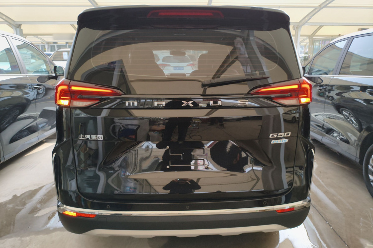 上汽大通MAXUS 大通G50 2023款 PLUS 1.5T 幸福推荐自动启航版车身外观6