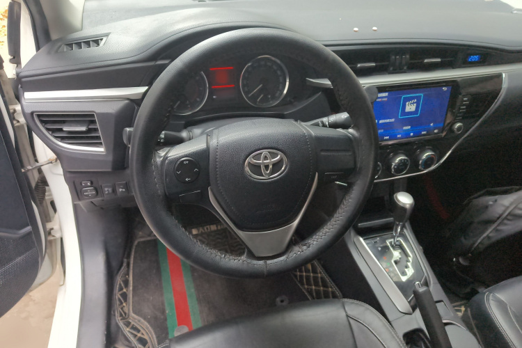 丰田 卡罗拉 2014款 1.6L CVT GL-i真皮版中控内饰13