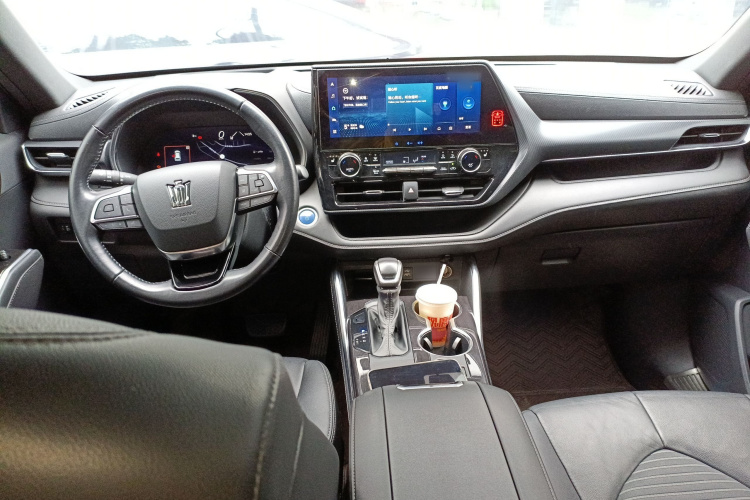 丰田 皇冠陆放 2021款 2.5L HEV四驱尊贵版中控内饰12