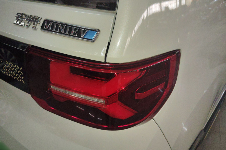 五菱汽车 宏光MINIEV 2022款 GAMEBOY 300km 玩咖款 磷酸铁锂车身外观6006