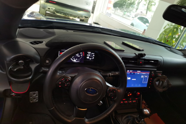 斯巴鲁BRZ 2023款 2.4L 手动10周年纪念版中控内饰12