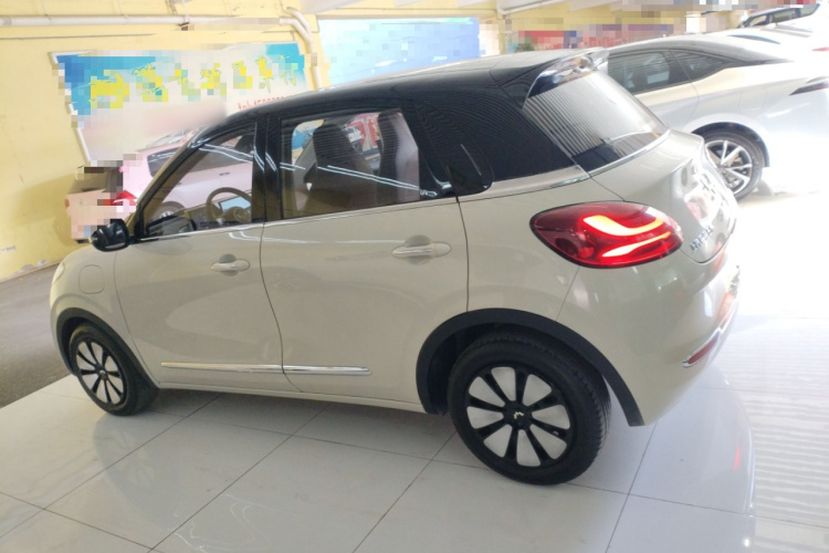 五菱汽车 五菱缤果 2023款 333km 悦享款车身外观4