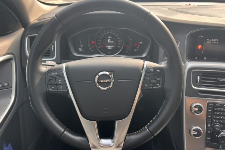 沃尔沃S60 2019款 S60L T3 智进版中控内饰7008