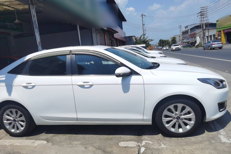 福特 福睿斯 2015款 1.5L 自动时尚型车身外观6002