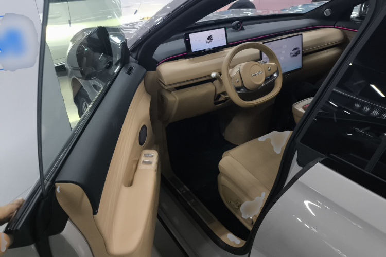 星途 星纪元 ET 2024款 增程 240 Ultra四驱中控内饰20