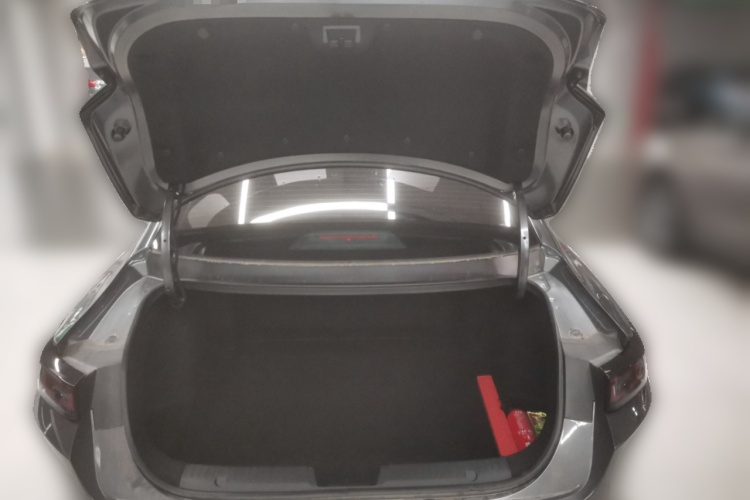 长安 逸动 2024款 1.5T GDI自动 尊贵型中控内饰23