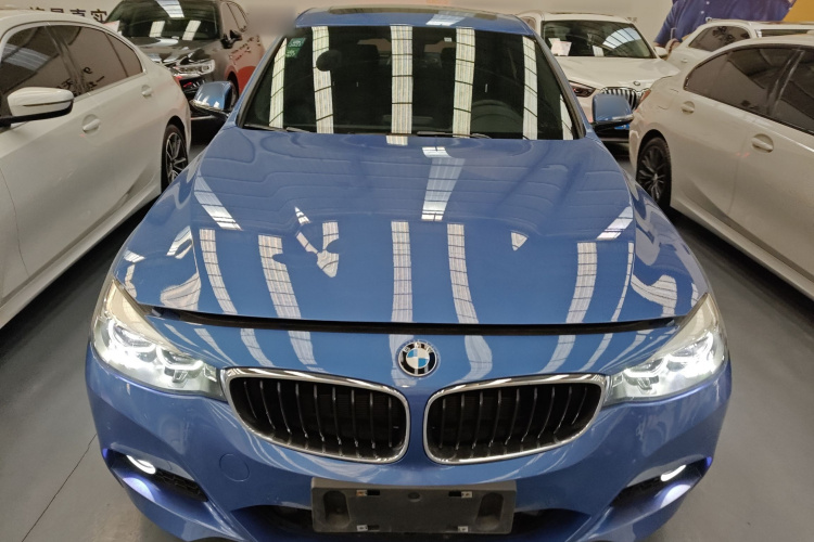 宝马3系GT 2018款 320i M运动型车身外观2