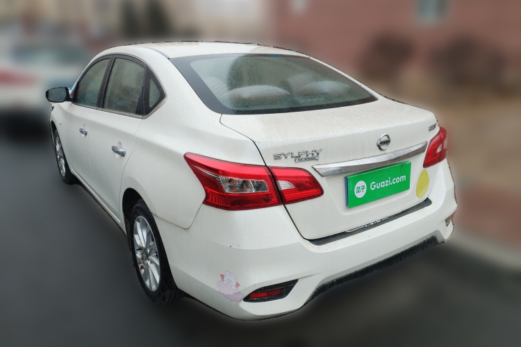 日产 轩逸 2022款 经典 1.6XE CVT舒适版车身外观5