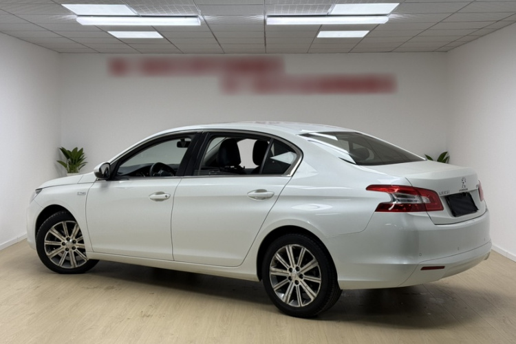 标致408 2015款 1.2T 自动豪华版车身外观6004