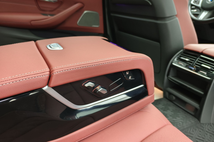 宝马5系新能源 2021款 535Le 先锋版M运动套装中控内饰7009