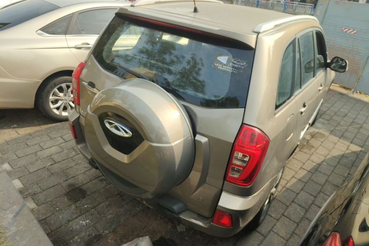 奇瑞 瑞虎3 2016款 1.6L 手动智尚版车身外观7