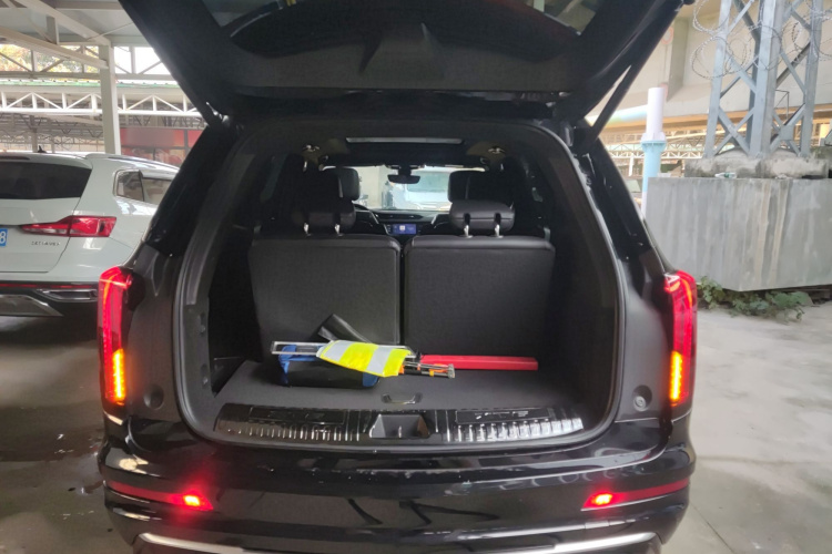 凯迪拉克XT6 2020款 28T 六座四驱豪华型机舱底盘23