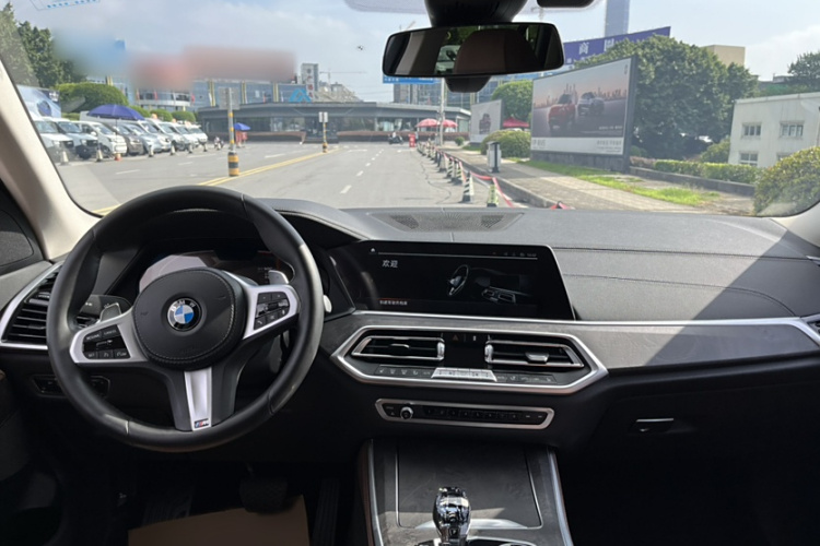 宝马X5(进口) 2022款 xDrive30i M运动套装中控内饰7001